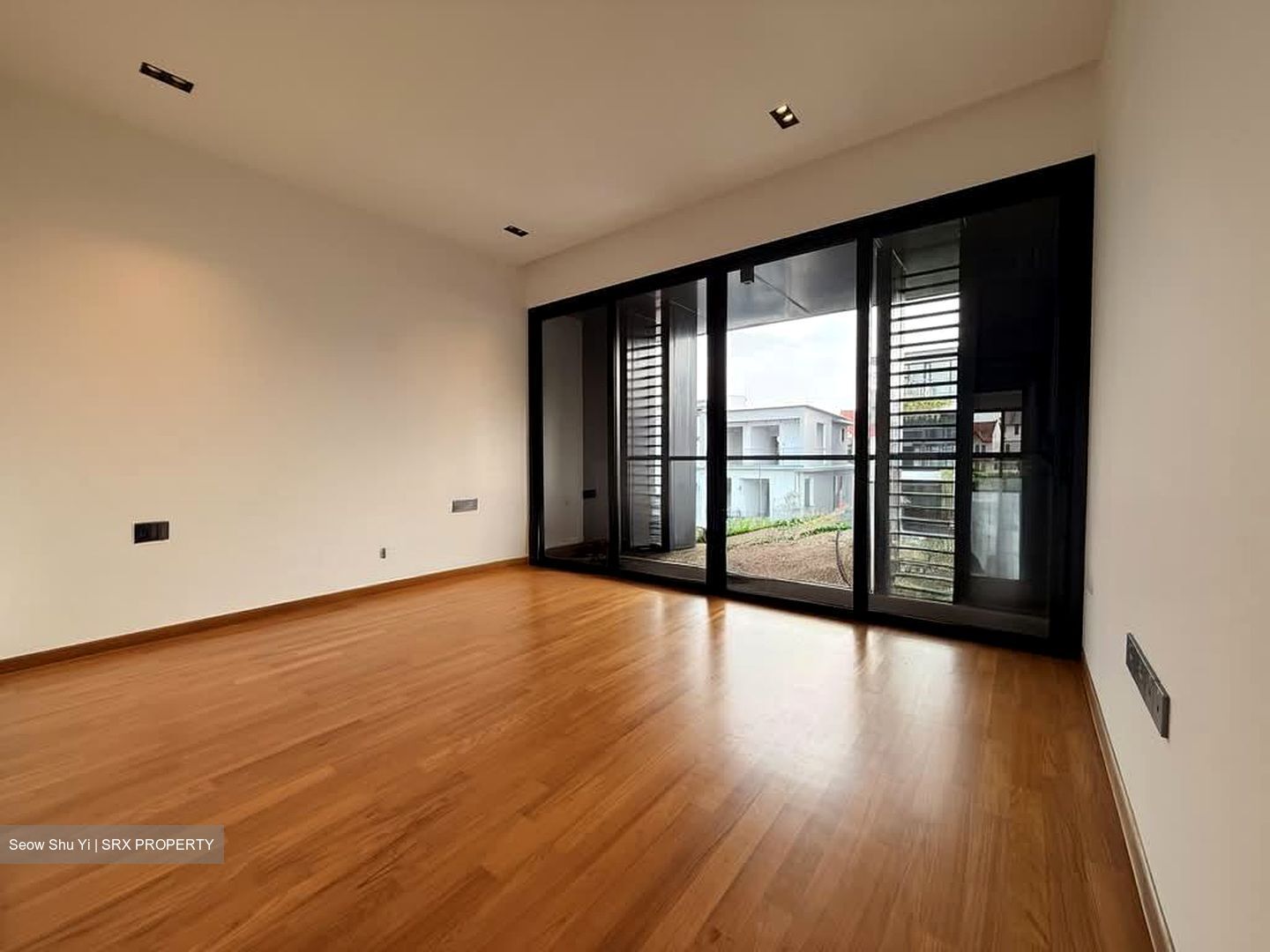 Sembawang Straits Estate (D27), Terrace #584463171